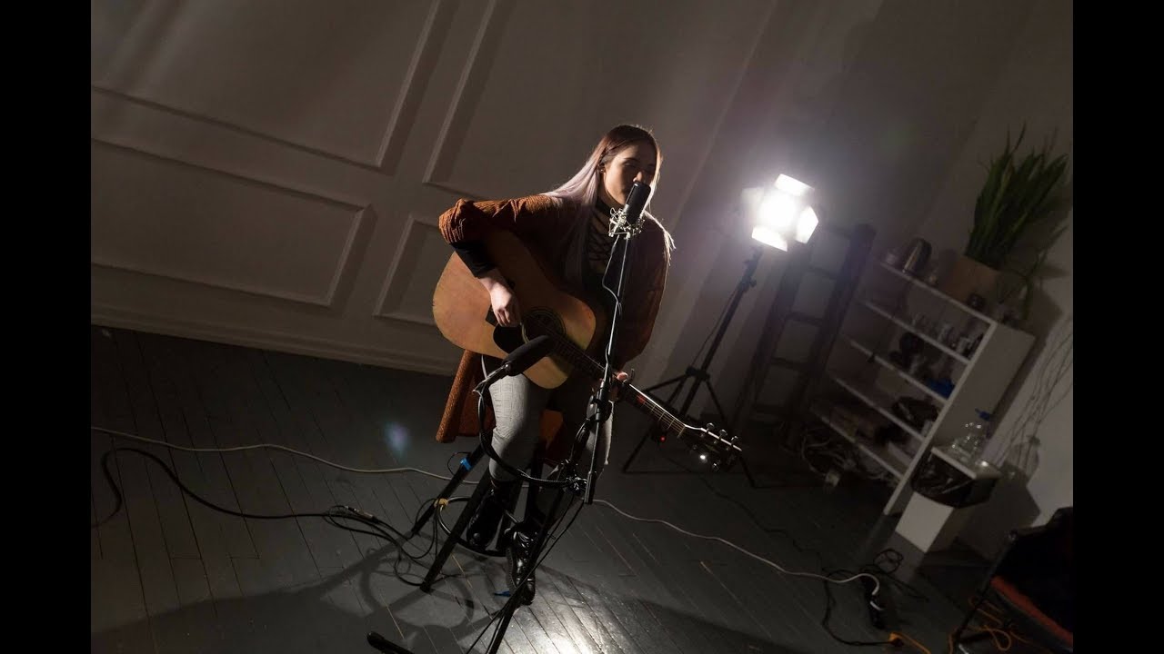 Justė Baradulinaitė - “Kisses Back“ (Acoustic Guitar Cover) #LIVECOVER