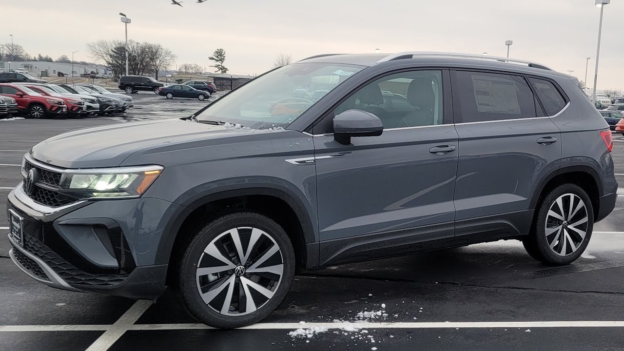 2023 VW Taos 1.5T SE FWD in Pure Gray