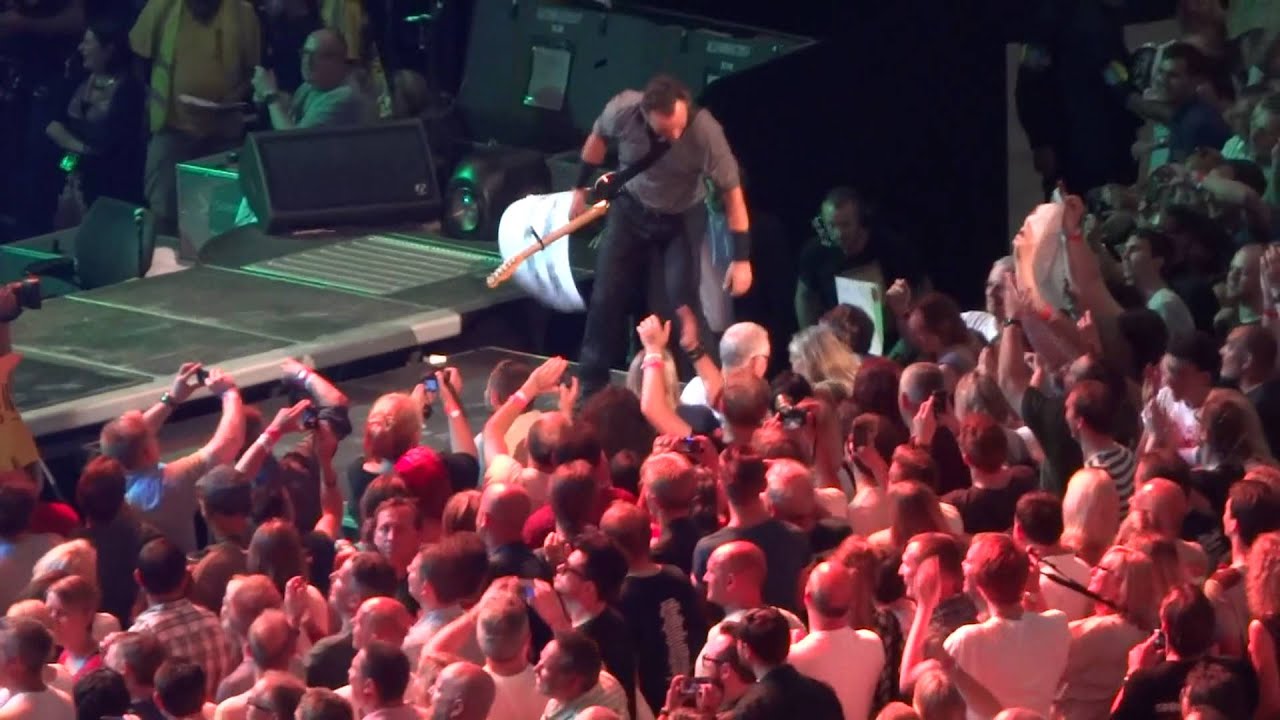 Bruce Springsteen & The E Street Band Dancing in the Dark - Leeds Arena 24.7.13