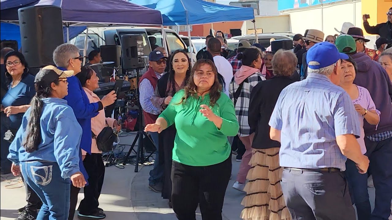 Juana la cubana con la Franja Fronteriza, ciudad Juárez.