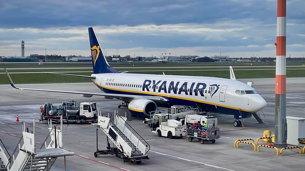 Boeing 737-800 | Ryanair | Rome (FCO) &mdash; Berlin (BER) | Full Flight | 4K
