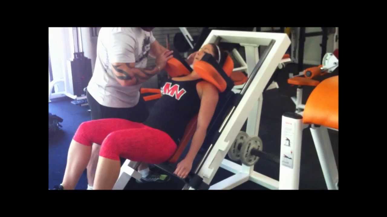 Coach Luke McNally takes Claire MacGeachy through brutal leg giant set..