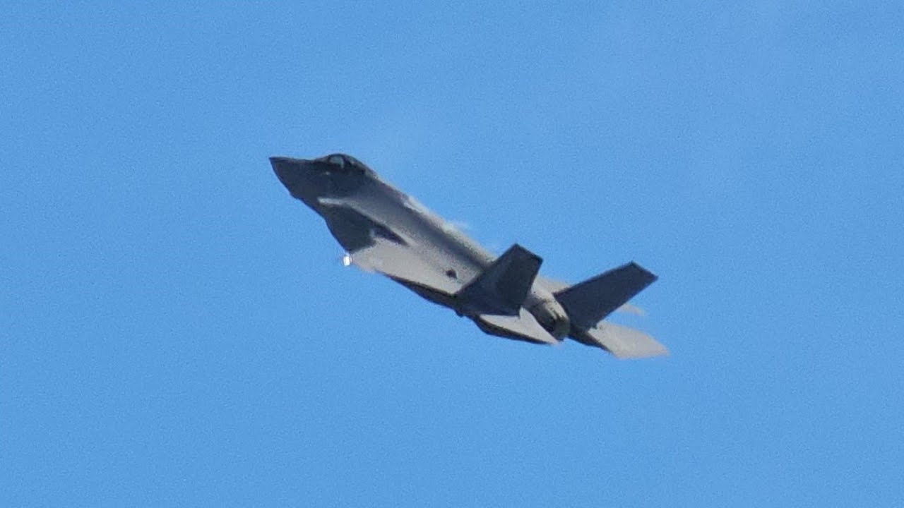 Airshows Downunder Shellharbour 2024 - F-35A Lightning II, 3 March 2024