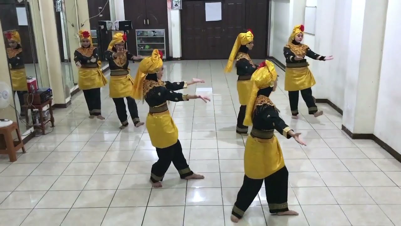 Tari Alang Babega - Sumatra Barat By FKSM Politeknik STMI Jakarta