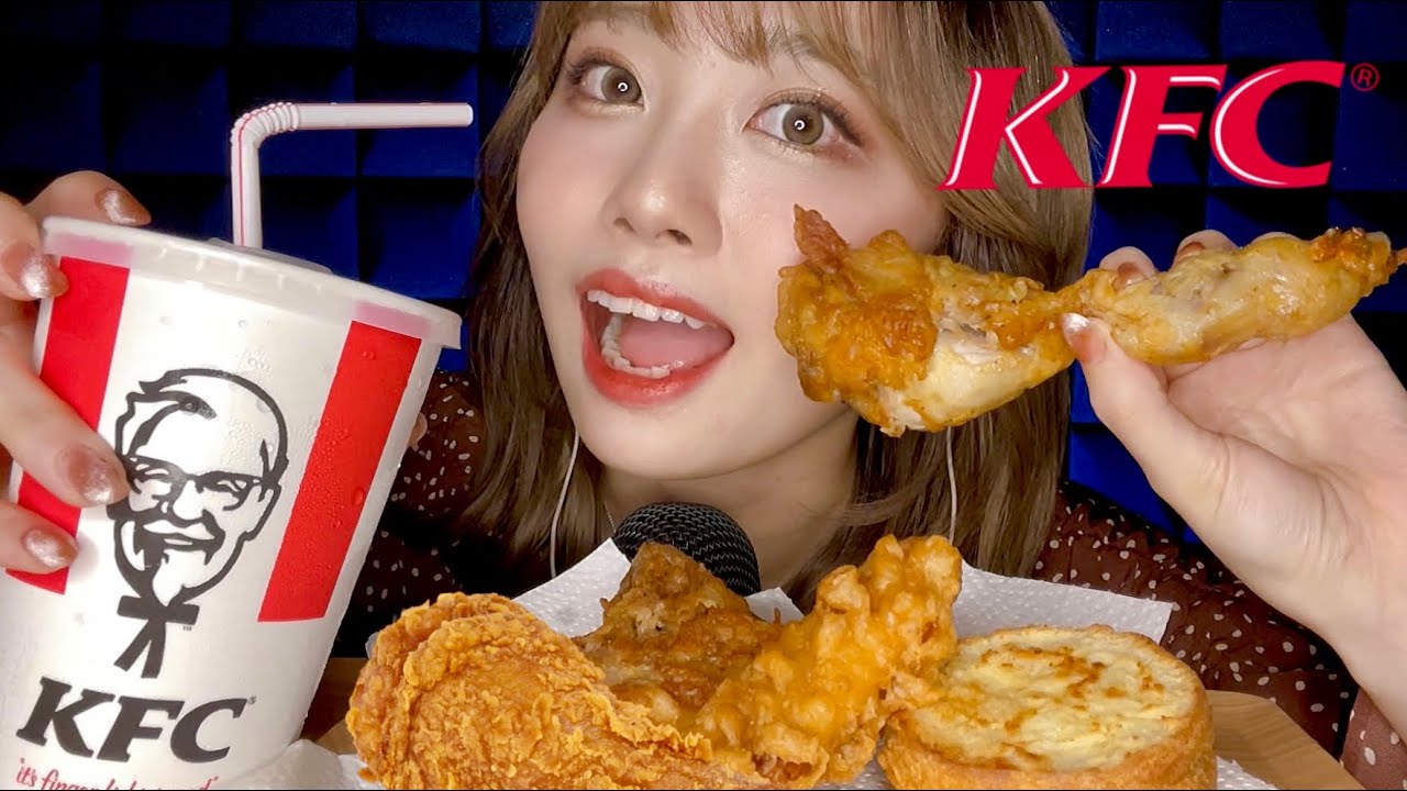 ASMR Поедание курицы KFC, хрустящего печенья и бисквита 🐔