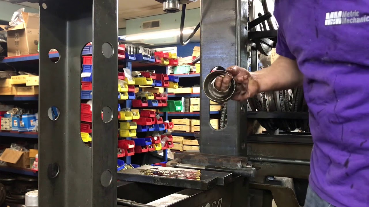 Rebuilding a BMW E46 M3 differential (GKN)