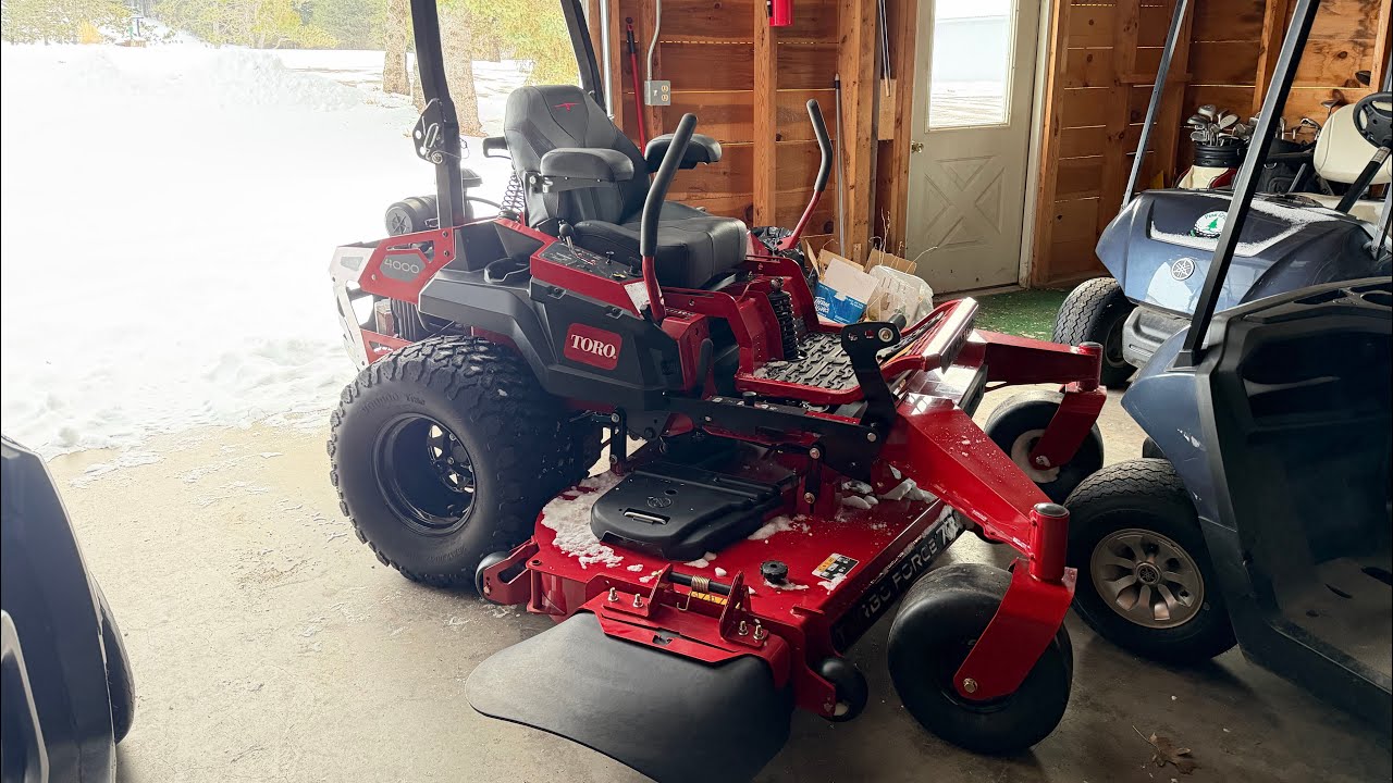 Я купил ещё один снегоуборочный трактор Toro серии 4000 Z Master! Он мне очень нравится!