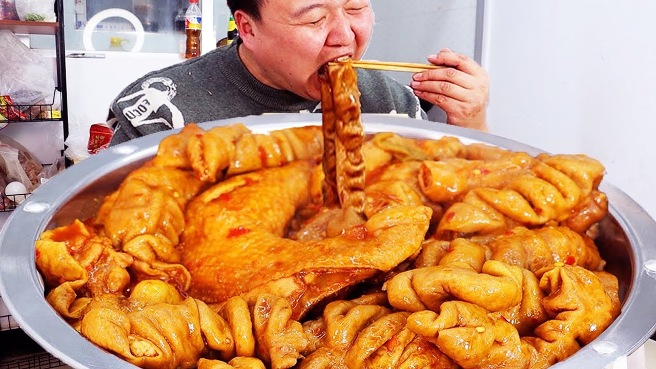 Приготовьте 5 -килогую кишечную кишку и курицу 1,5 кг, съешьте целую кишку за один укус | Мукбанг