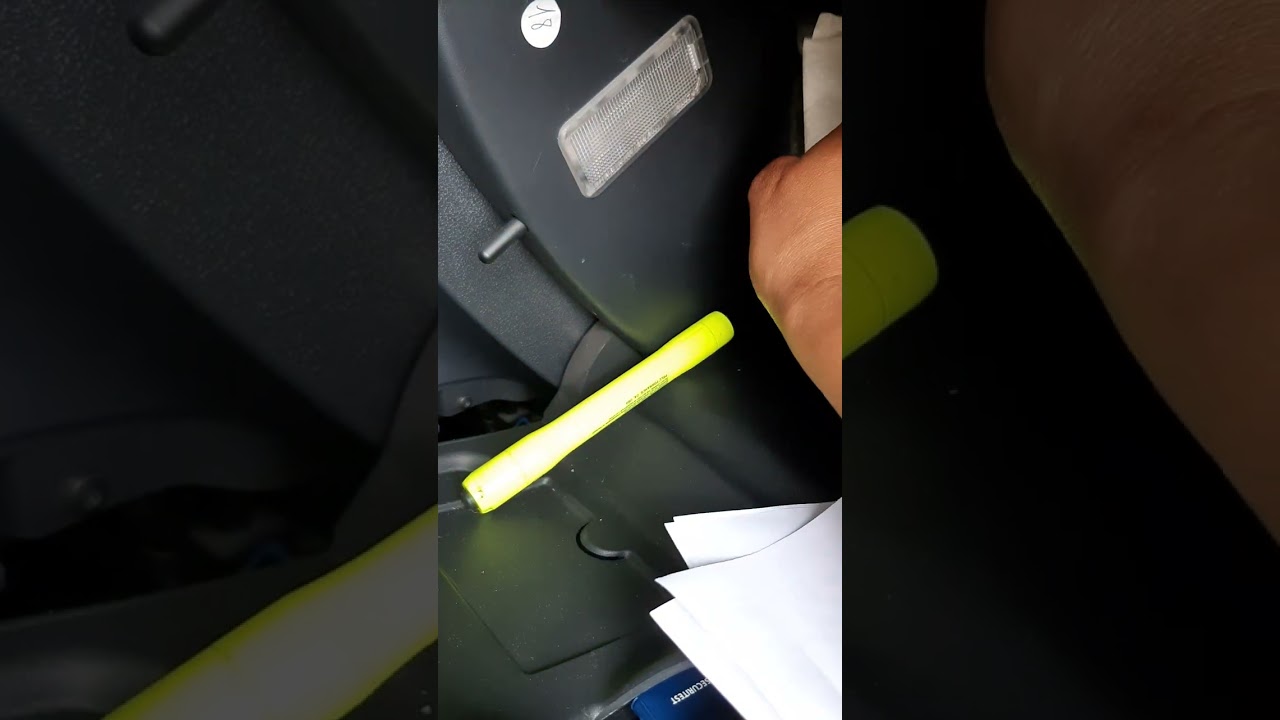 Remplacement Filtre d'habitacle(Climatisation) Peugeot 5008(3008) ph 1