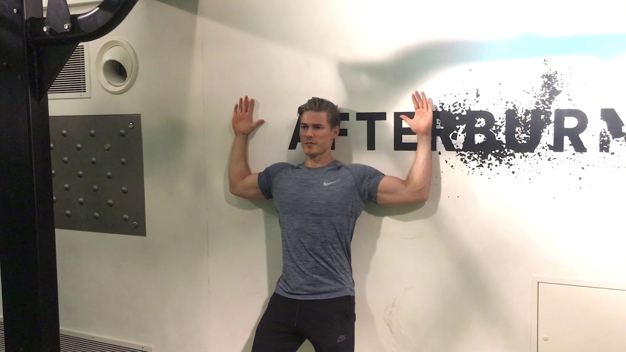 Easy fix for rounded shoulders - Scapula Wall Slides #mobility