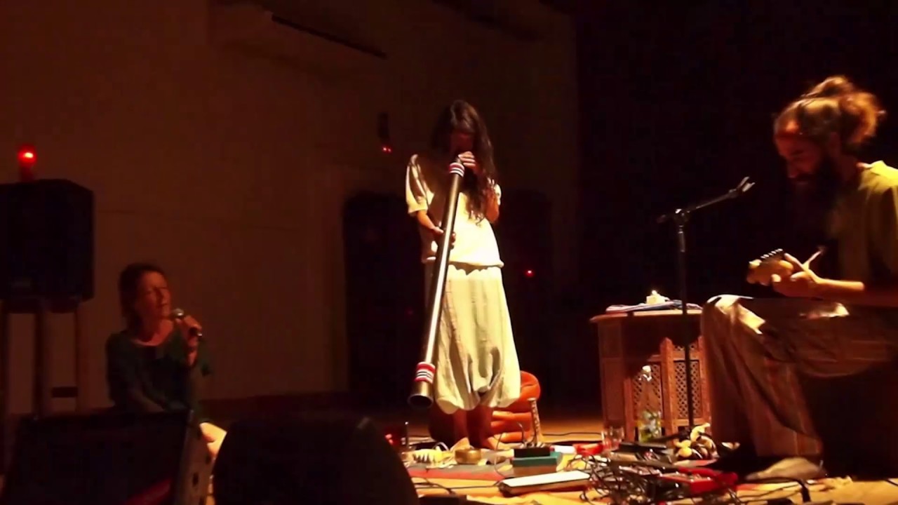 Mariposa & Gato Suave - Mama Celia - Viaje Sonoro (Nuria Social, Olot)