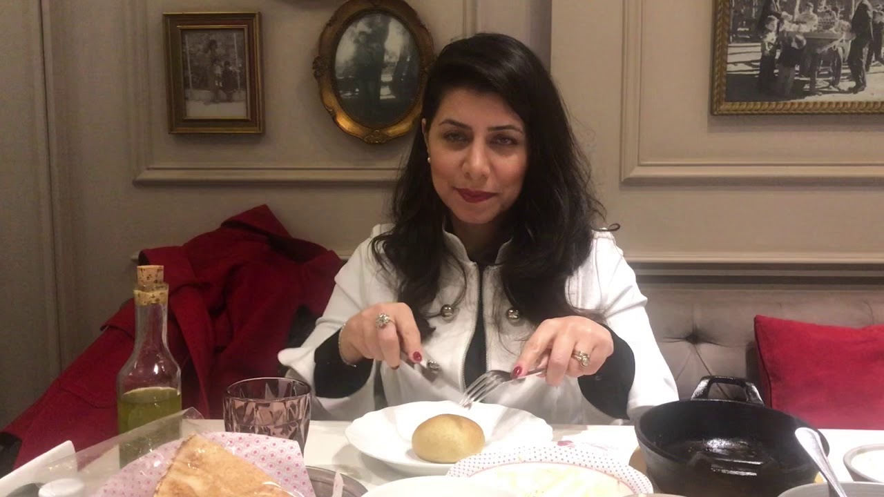 Etiquette of eating Bread & Butter