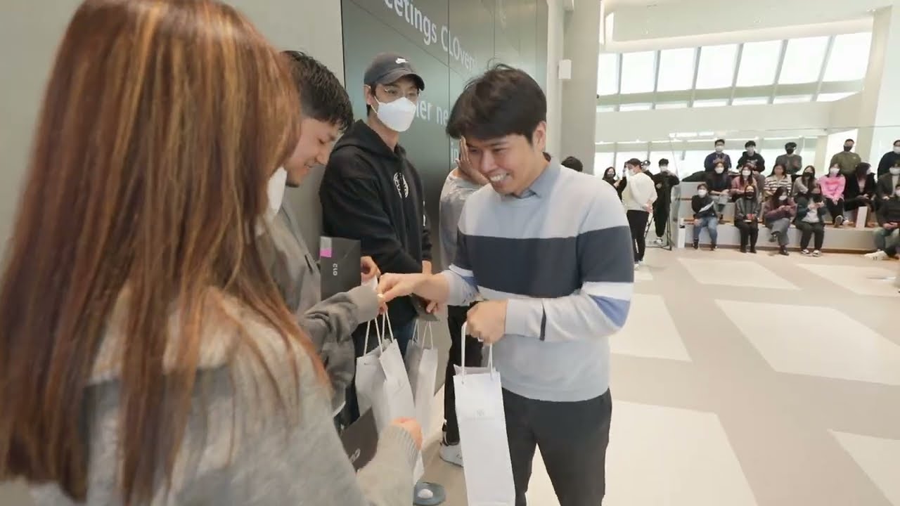 CLOvers Celebrate Office Move in Seoul