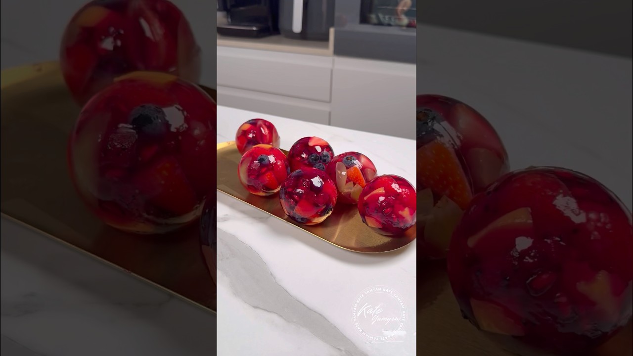 let&rsquo;s make fruit jelly balls 🍓🥝🫐🍑🥭 #asmr #jelly #dessert #sweet #jellyballs