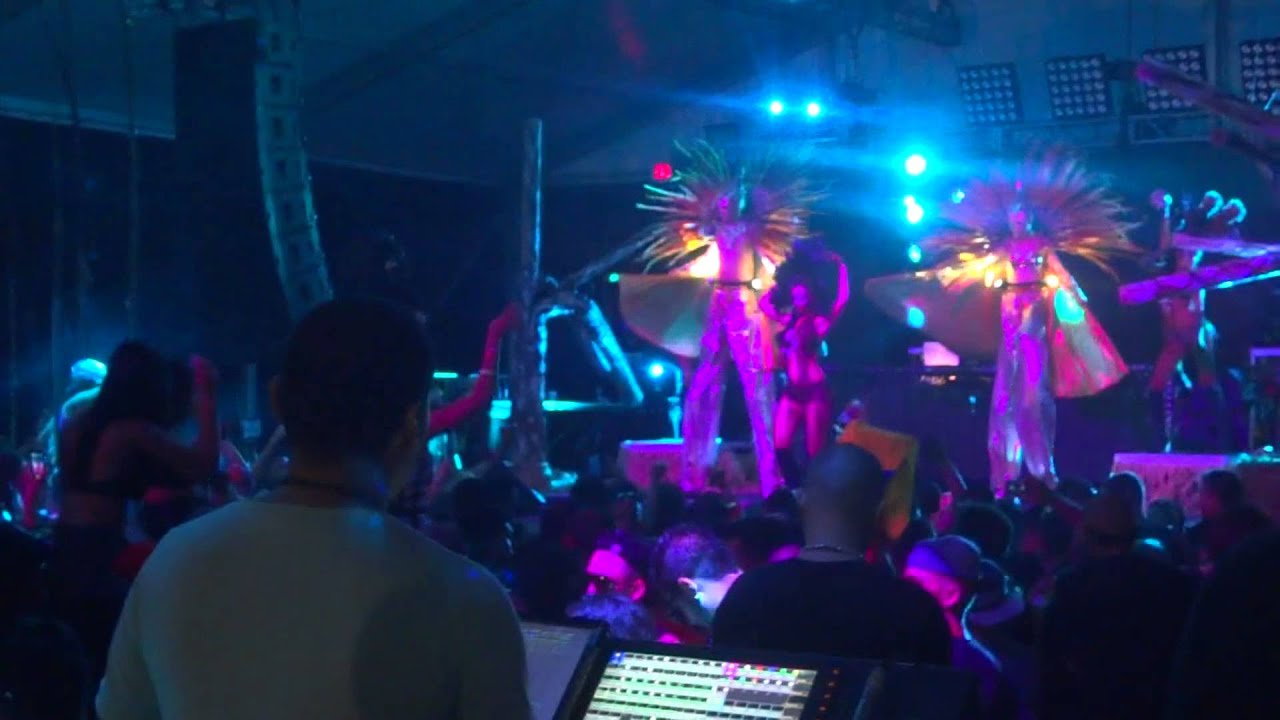 Chriss Vargas 4 @ Voodoo 6 Governors Island NYC August Overground 2013 Boomboxglobal Atmosphere YBT