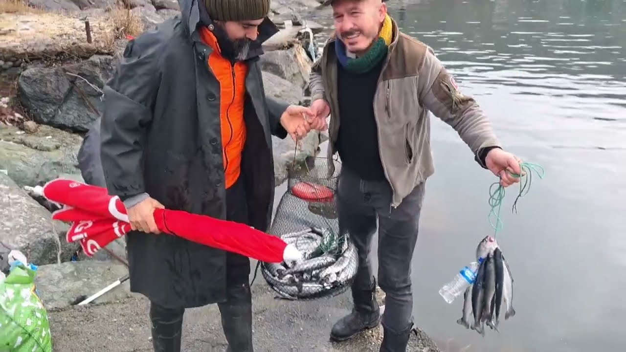 ARTVİN HOPA LİMANI KAFESLER PATLAMIŞ 5Ü KİLO ALABALIK TUTTUK 2..ŞER  GELİYOR BALIKLAR ÖZELYEMİMLE
