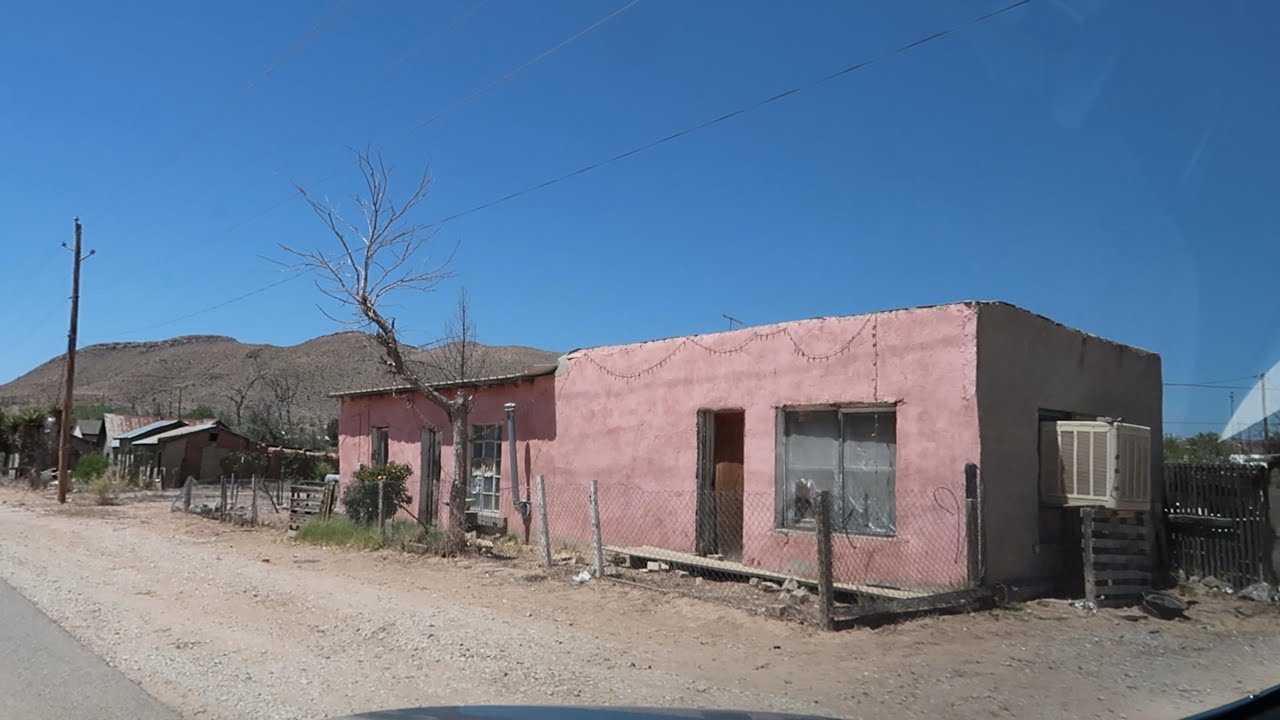 REMOTE DESERT TOWN IN WEST TEXAS / SIERRA BLANCA