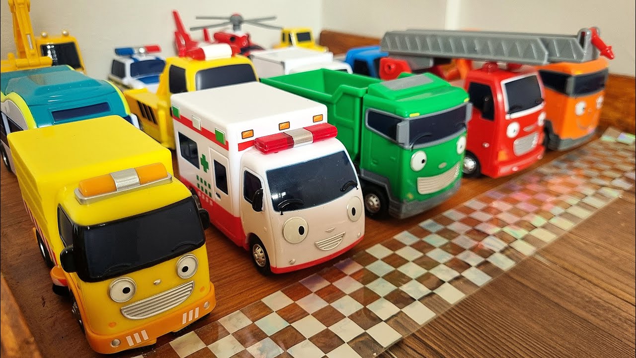 Mobilan Tayo Bus Kecil Meluncur di Lintasan, Mobil Polisi, Mobil Truk, Mobil Balap, Crane, Dozer