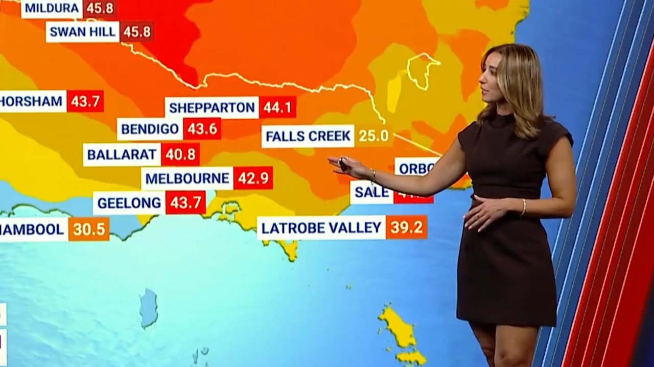 Victoria fires could potentially become &lsquo;more erratic&rsquo;