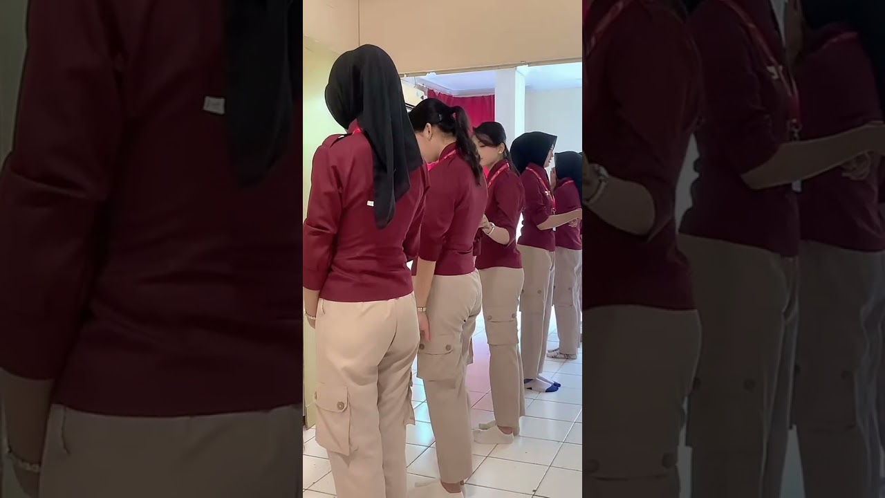 Pramugari cantik | Beautiful flight attendant