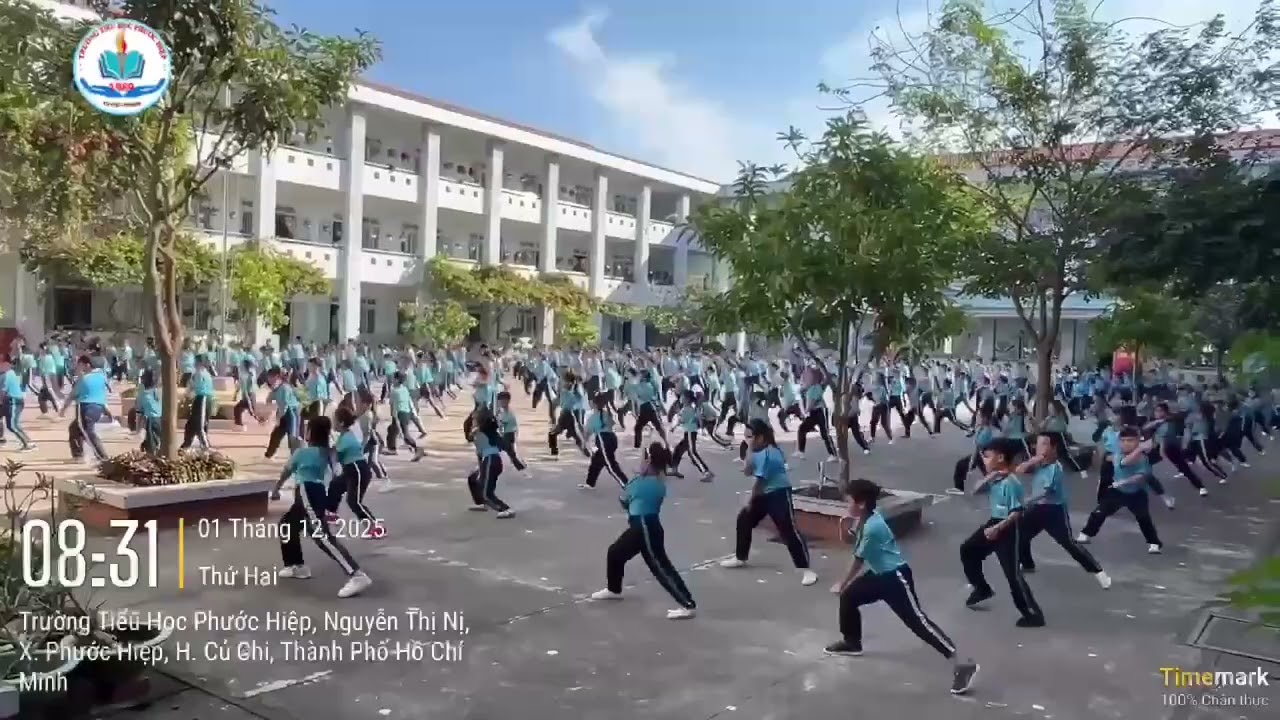 Võ nhạc Vovinam do HS lớp 3, 4, 5 của trường Tiểu học Phước Hiệp biểu diễn