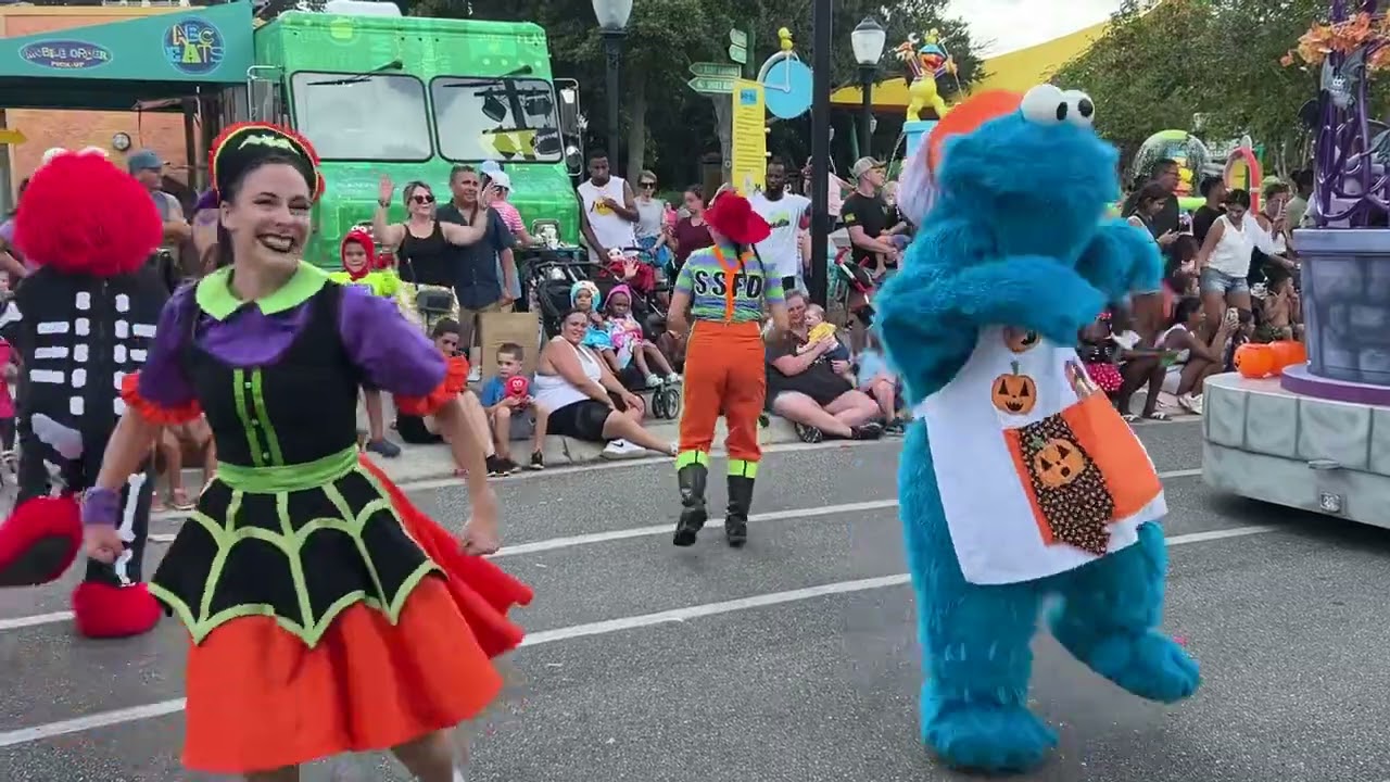 SeaWorld Orlando | Sesame Street Halloween Parade | 2024