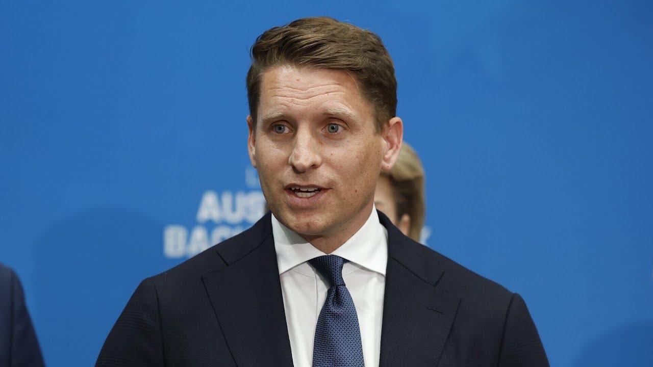 Andrew Hastie quits Liberal Party frontbench