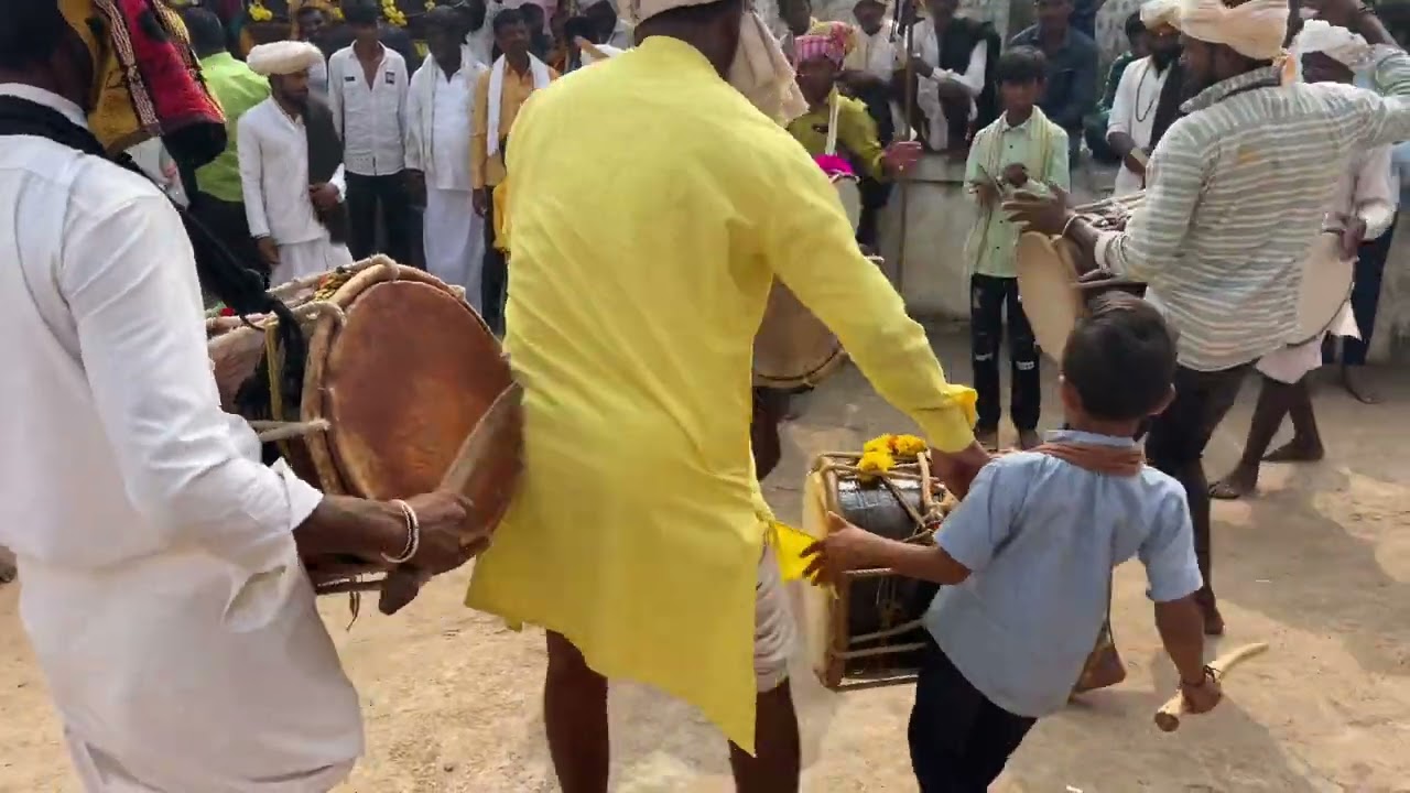 ದಿ॥ 02-11-2024 ಕಲ್ಲದೇವನಹಳ್ಳಿಯಲ್ಲಿ ಶ್ರೀ ಕರಿಲಿಂಗೇಶ್ವರ ಶ್ರೀ ಜೆಟ್ಟಿಂಗೇಶ್ವರ ದೇವರ ಮೆರವಣಿಗೆ ನಡೆಯಿತು🙏
