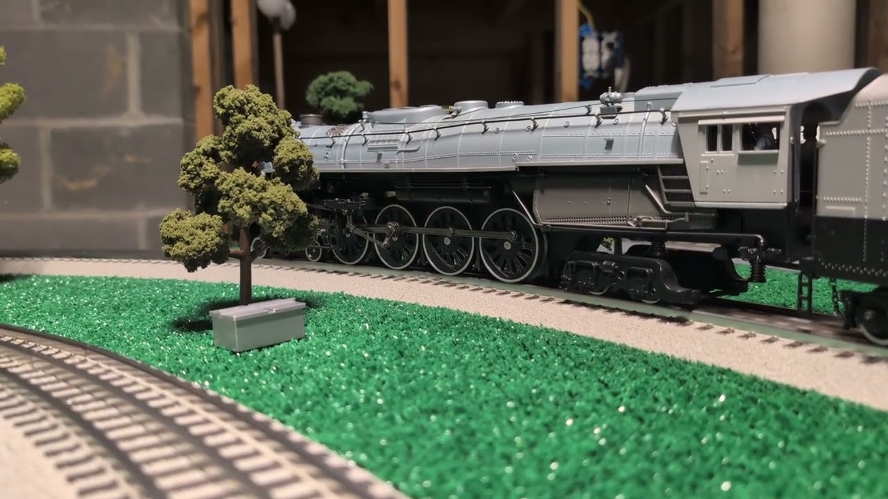 3-Rail Action: MTH Premier Atlantic Coast Line R-1 4-8-4 №1801 w/ Lionel and MTH Passenger Cars