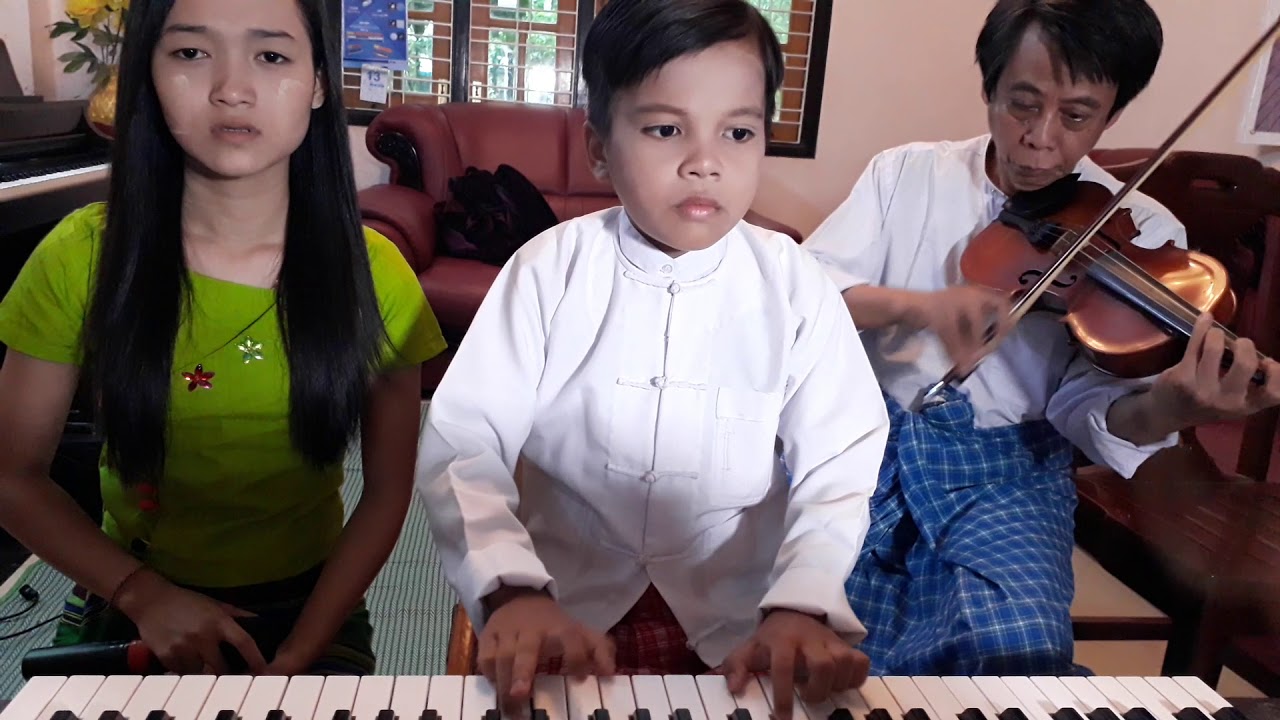 ရ၁ႏွစ္ေျမာက္အာဇာနီေနကိုအေလးျပဳ႕ၾကဳိဆုိျခင္း