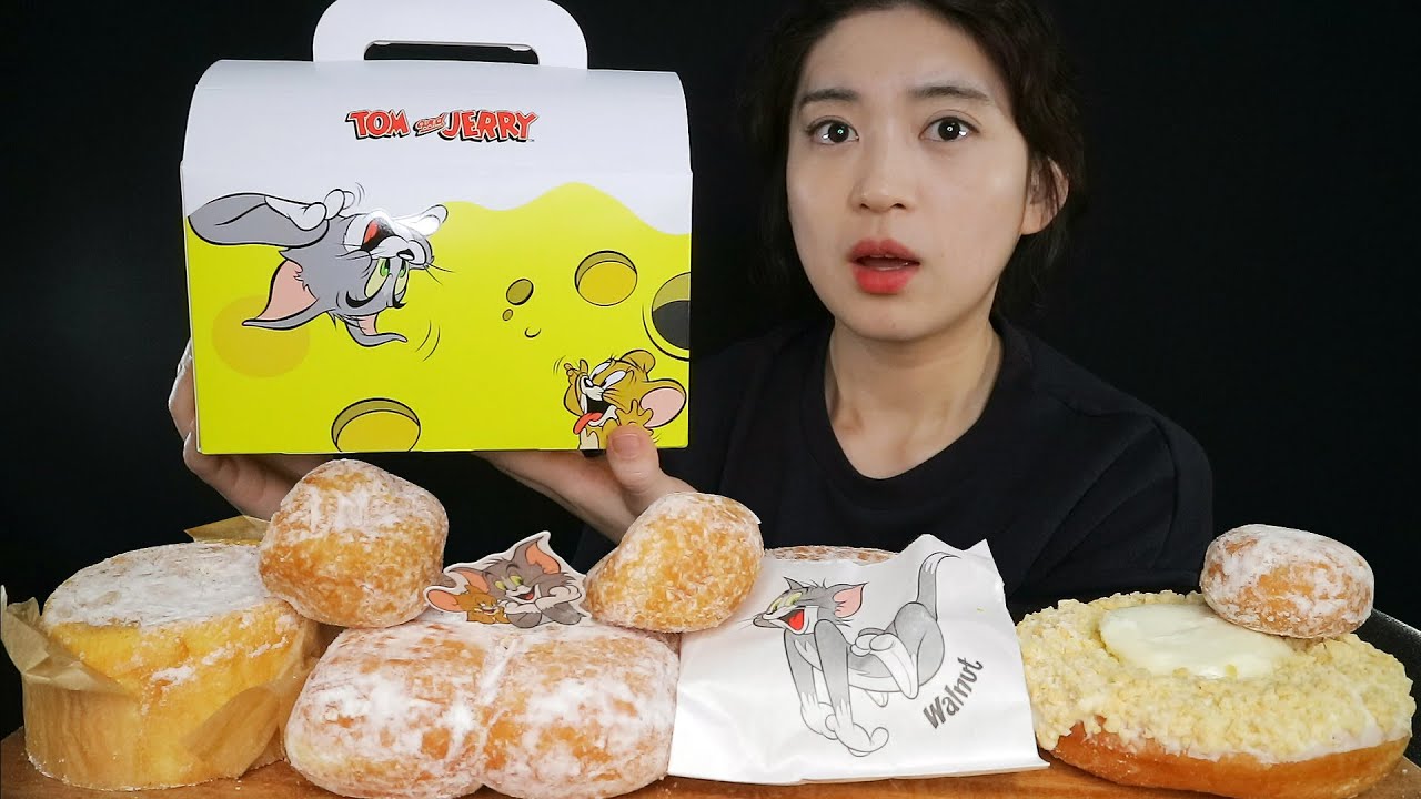 Eating) 던킨도너츠 톰과제리 도넛🍩 Cheese Doughnut ドーナツ