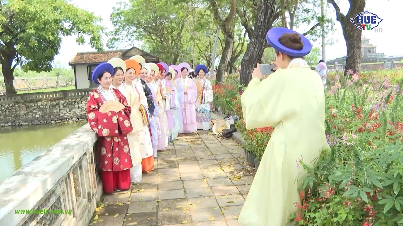 Rộn ràng ngày tôn vinh phái đẹp