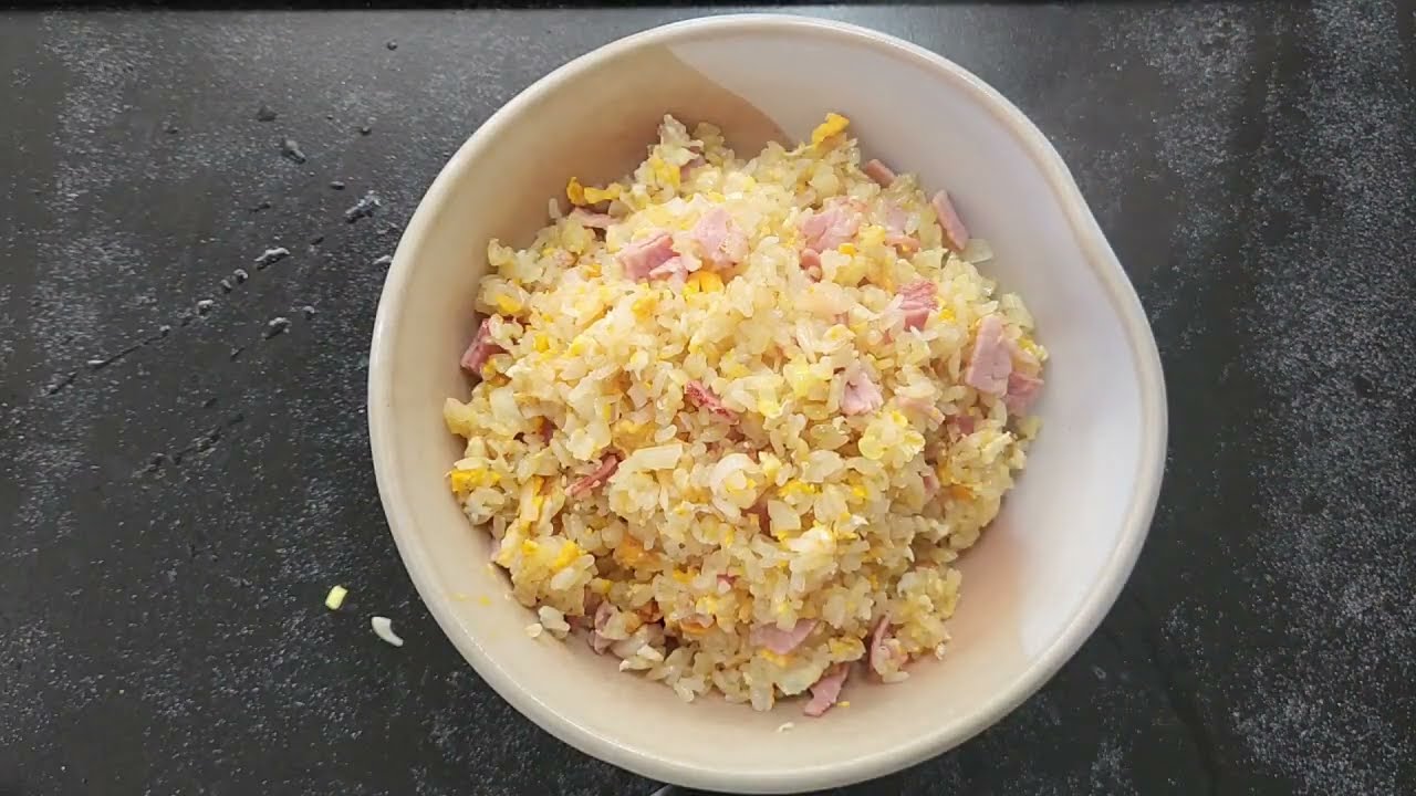 炒飯の誘惑　食欲そそる油の香り