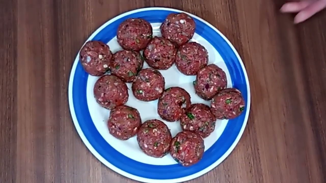 ALBÓNDIGAS de carne molida en salsa de tomate
