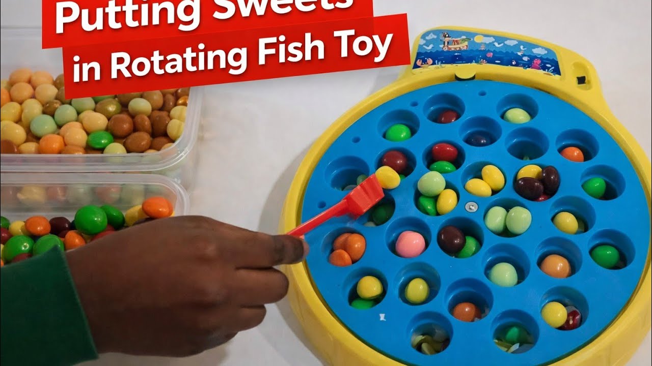 We put sweets in rotating fishing toy to see how long it would last 💕 💙 