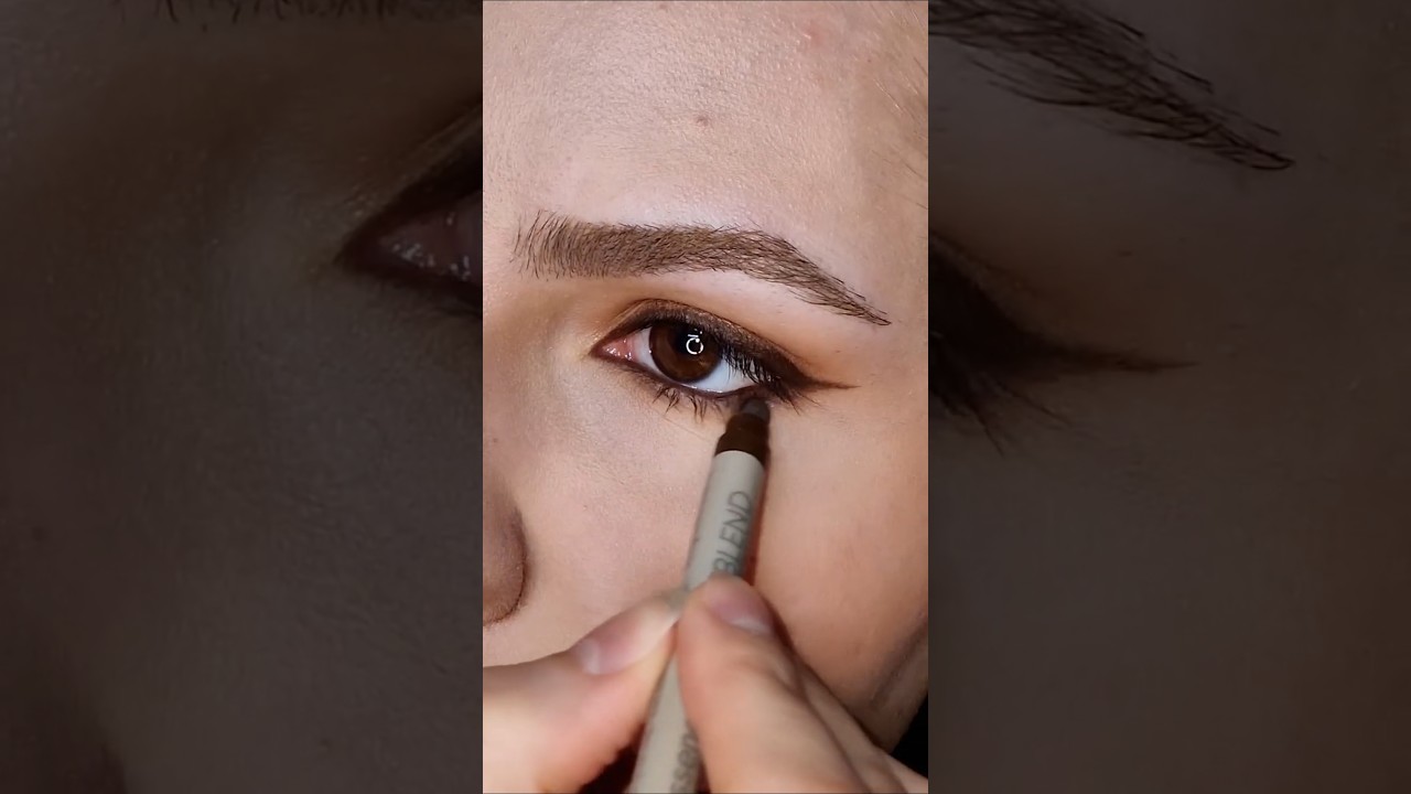 *new* essence eyeliner🔥 #makeup #eyemakeup #smokeyes #eyeliner #essence #beauty #drugstoremakeup