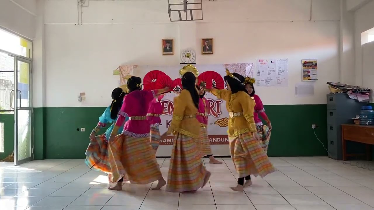 UJIAN PRAKTEK TARI PAKARENA KREASI