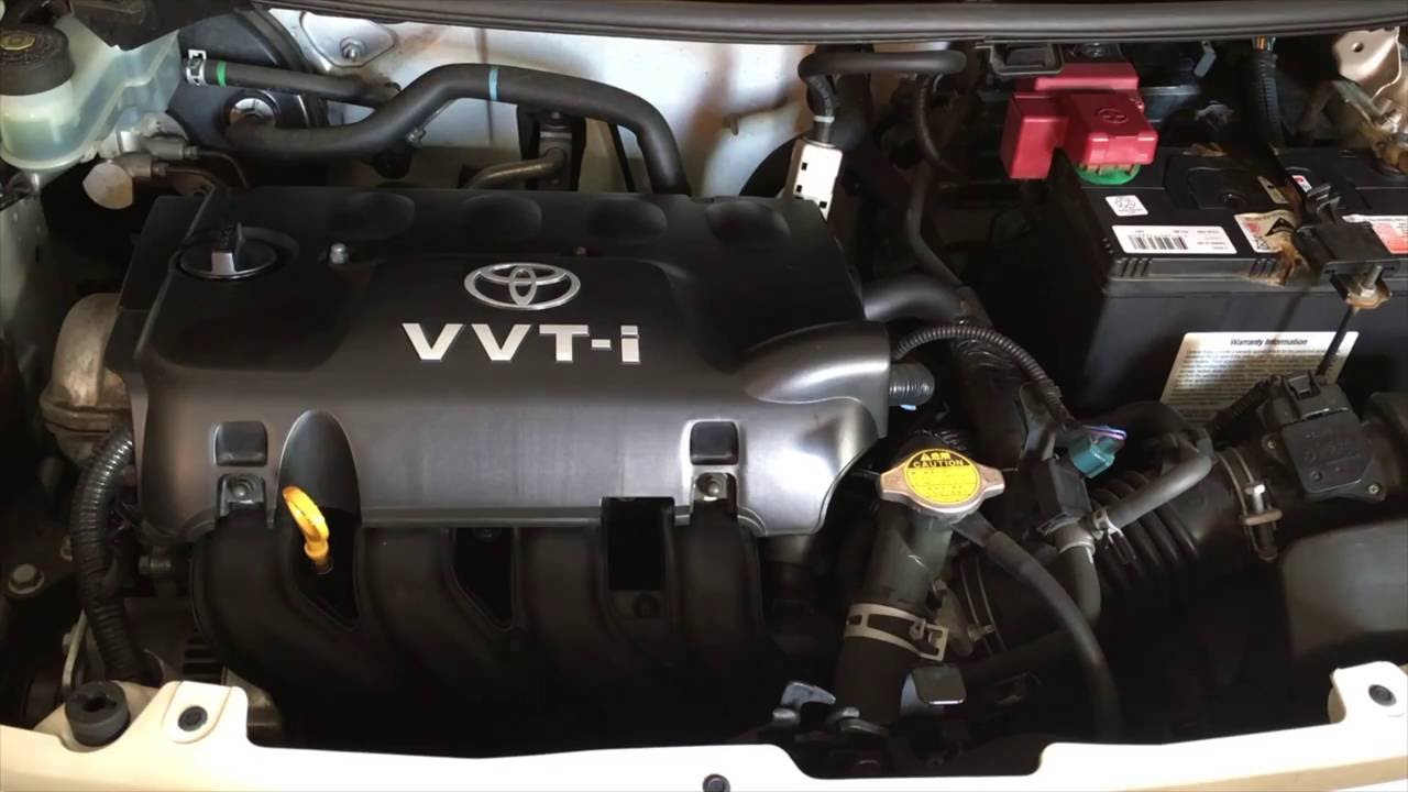 Замена масла в Toyota Yaris 2008 года
