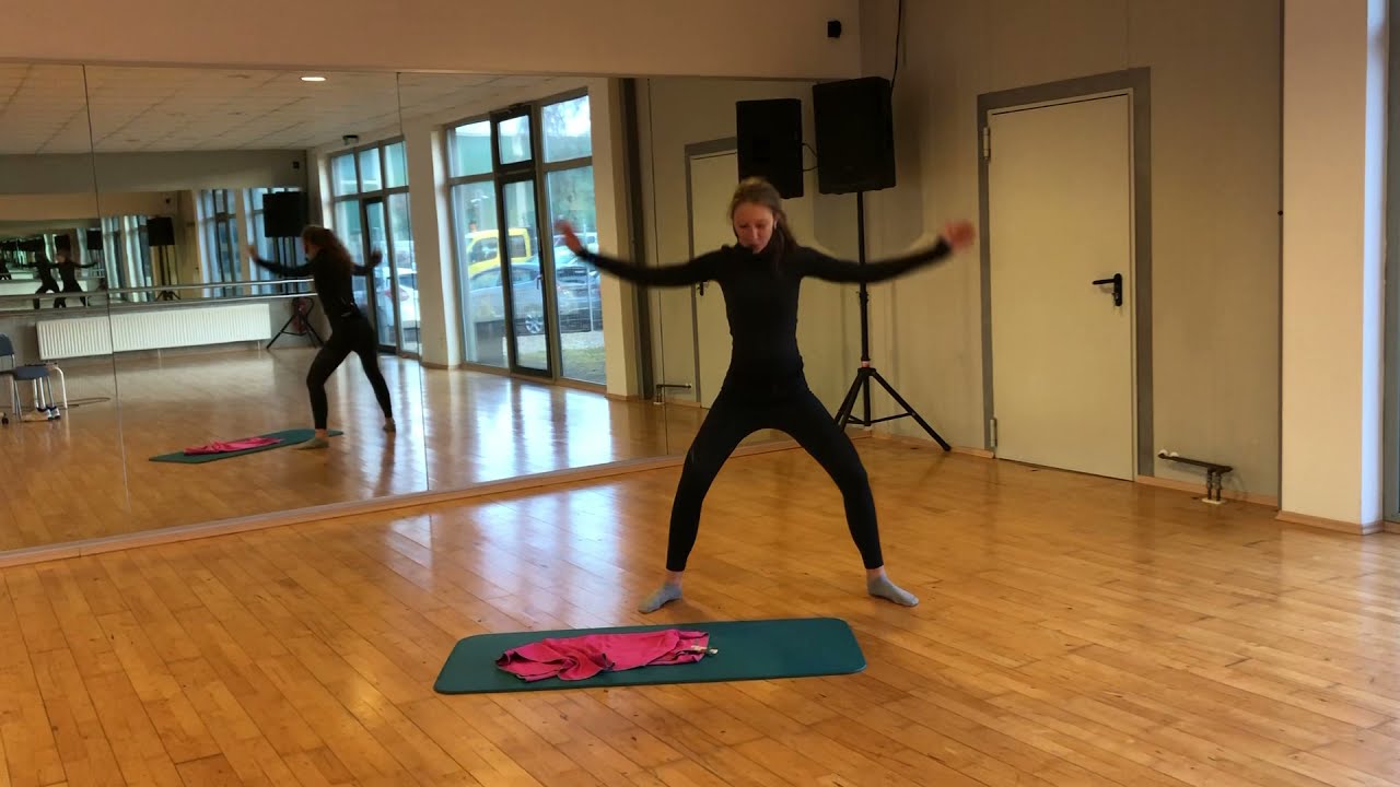 40 Min. Mobility & Stretch mit Ronja (Fokus: Wirbelsäule & Hüfte)