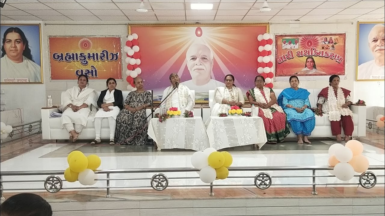 વસો સેન્ટર પર નારી સશક્તિકરણ પ્રોગ્રામ માં આશીર્વચન આપતાં આદરણીય તરુંદીદી
