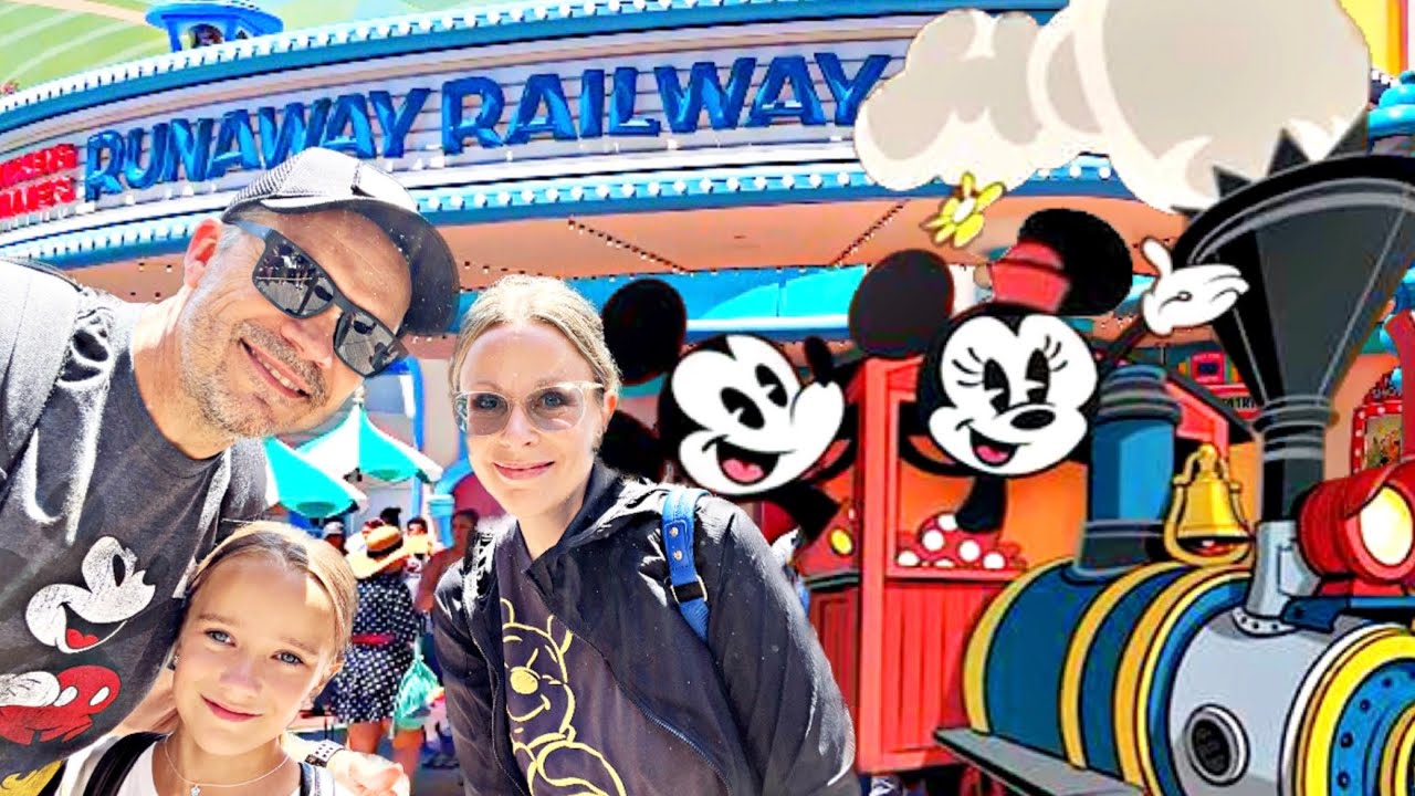 Mickey and Minnie’s Runaway Railway Disneyland [Full Ride 2023] 4K
