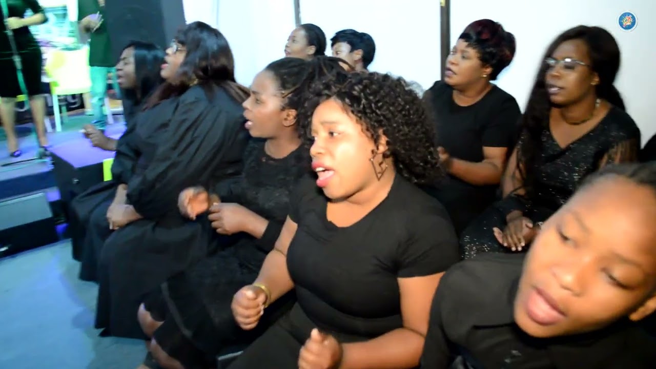 Una vanhu vako -  Khumbulani