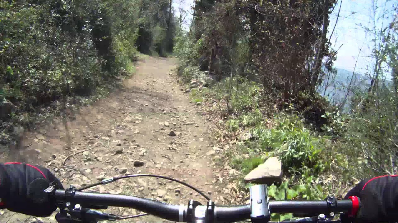 da via dei laghi a Nemi in Mountain bike