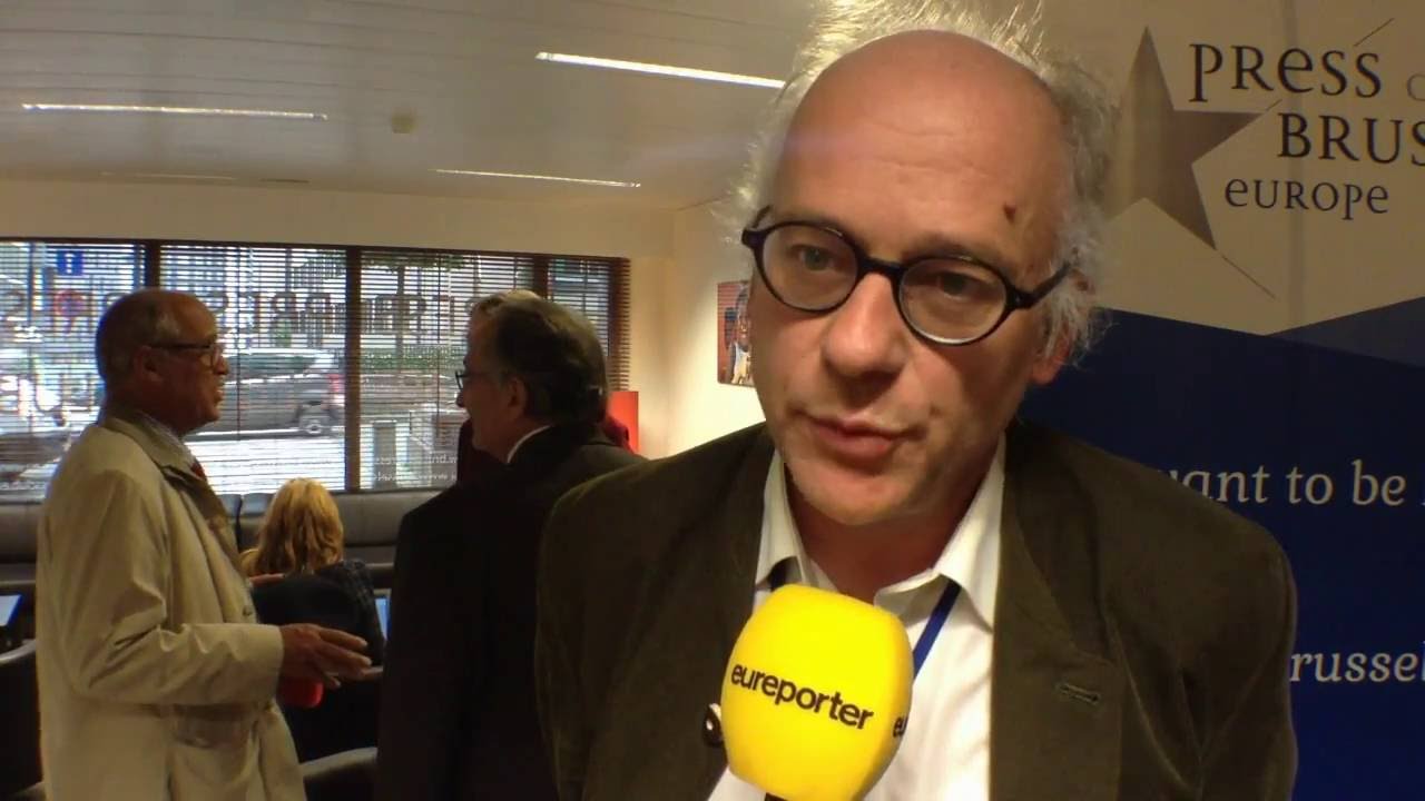 #Ethics4EU: EU employees present petition on #Barroso decision to join Goldman Sachs