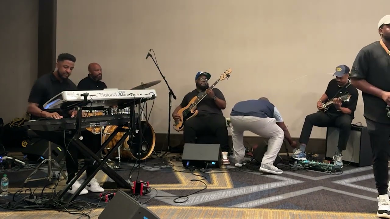 I Can't Help It (Michael Jackson) - Live Band
