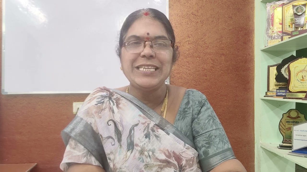 కోమలి దేనిగురించి తిరిగి ఆలోచించి బాధపడసాగింది 