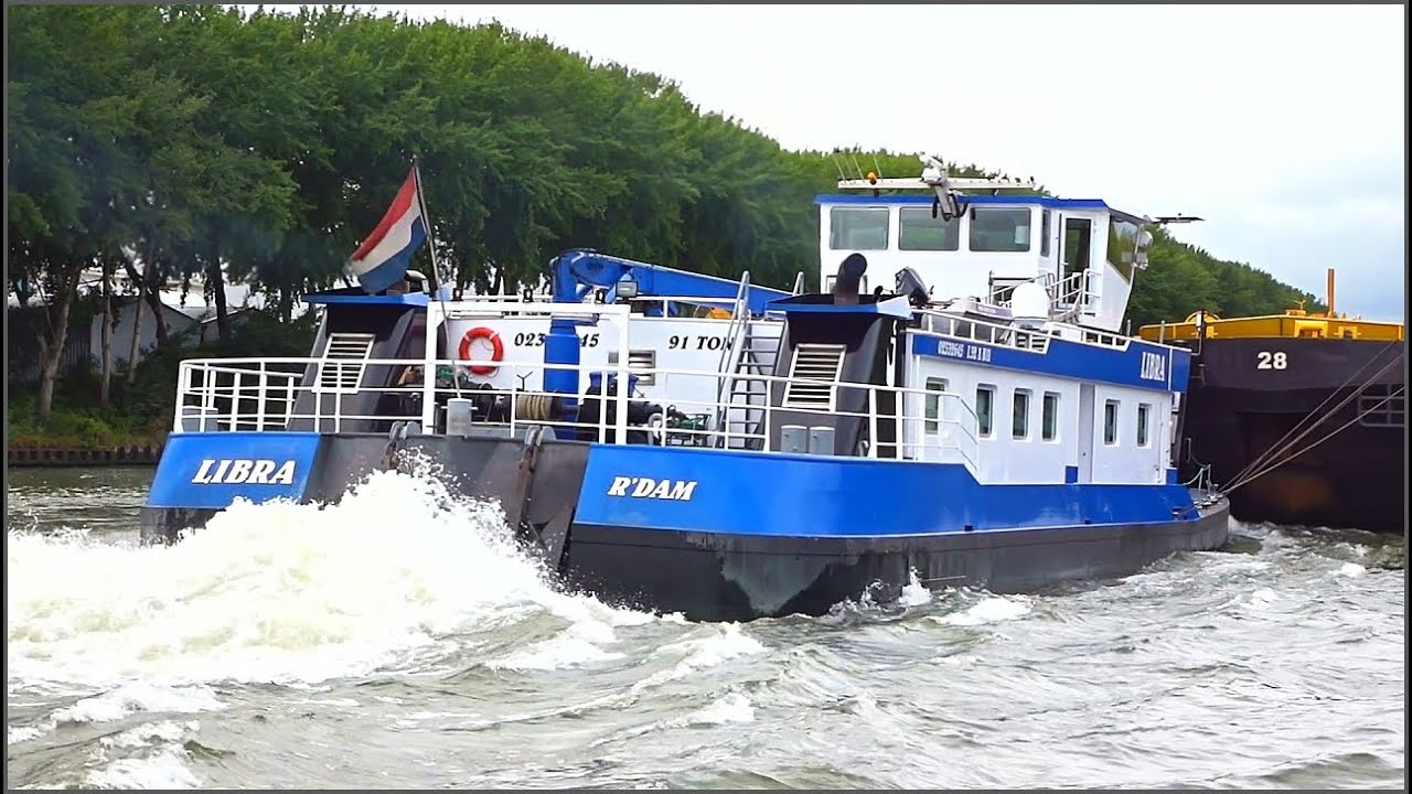 ⚓️'LIBRA' duwboot met 4 duwbakken uit Rotterdam, 02332645, gespot 16 09 2019