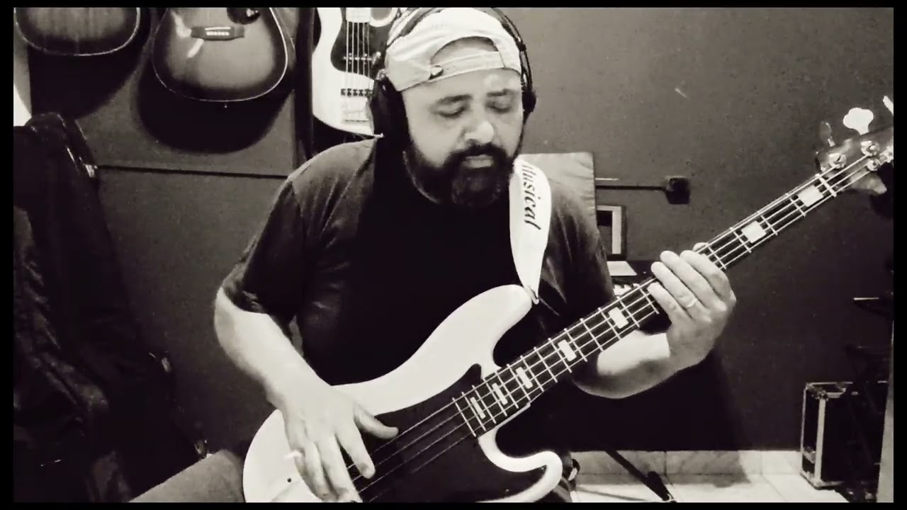 Vitória no deserto _ Aline Barros (Bass cover)
