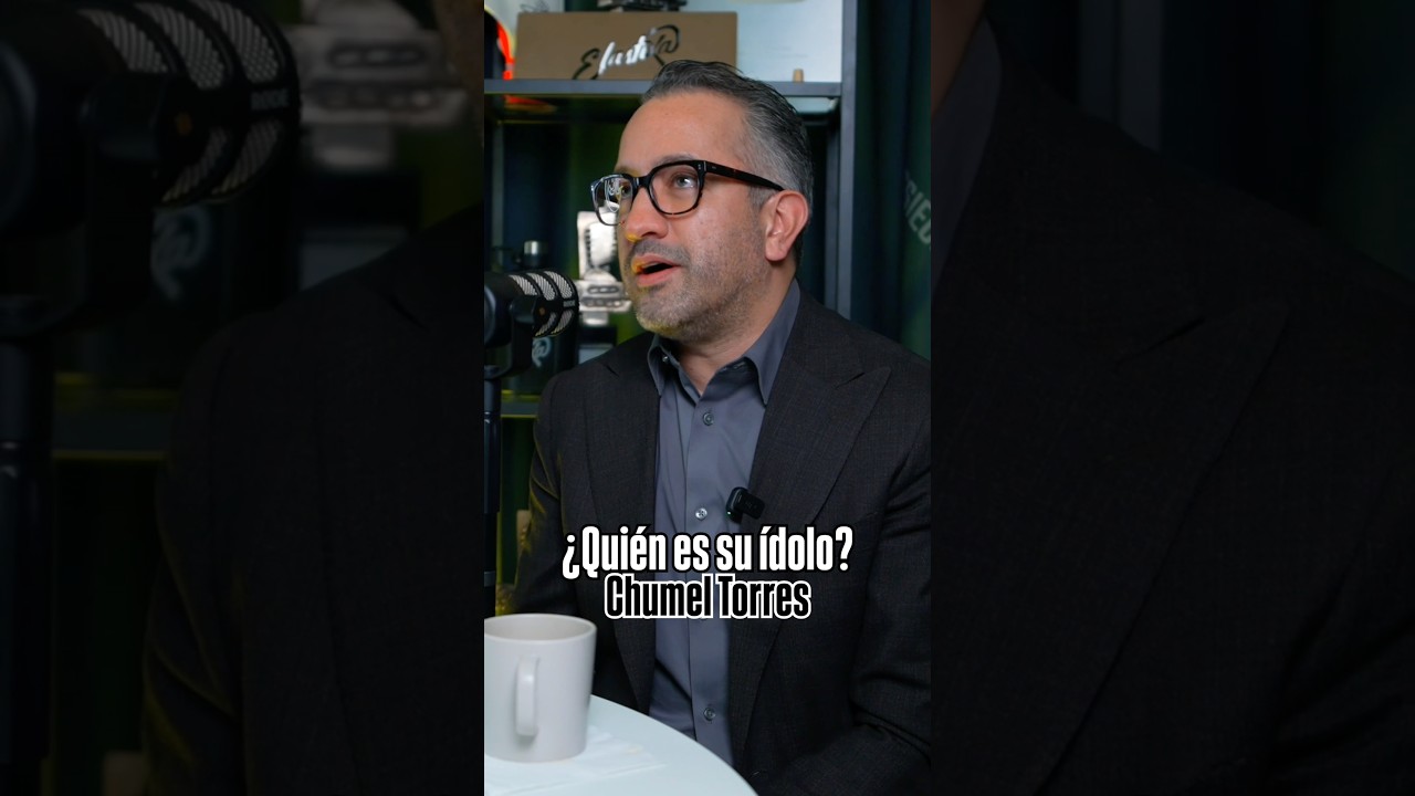 Chumel Torres nos habla sobre sus &iacute;dolos. 🙌✨&iquest;A qui&eacute;n admiras t&uacute;? #ContenidoExtra