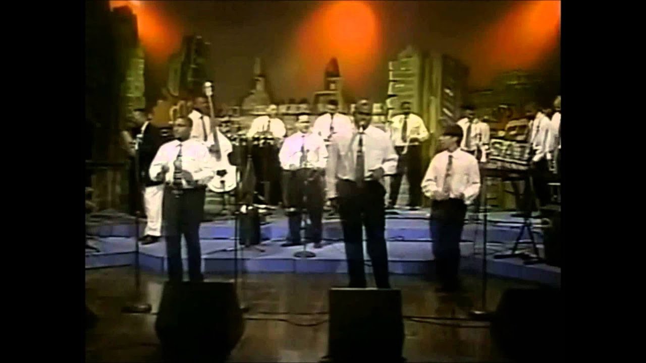 Adalberto Alvarez y su Son Tema La Vi Caminando canta Aramis